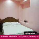 در اتاق برای راحتی شما دوش، تلویزیون، حوله حمام و دمپایی در نظر گرفته شده است. امکانات اتاق بسته به نوع اتاق متفاوت است.