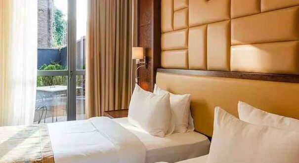 هتل کی ام ام (KMM Hotel) تفلیس