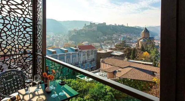 هتل کی ام ام (KMM Hotel) تفلیس
