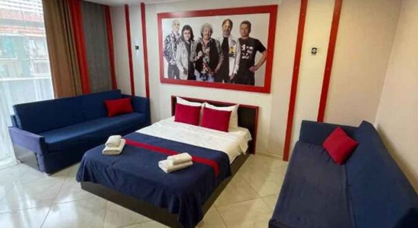 هتل راک هتل فرست لاین (Rock Hotel First Line) باتومی