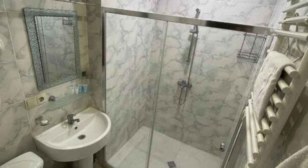 هتل راک هتل فرست لاین (Rock Hotel First Line) باتومی