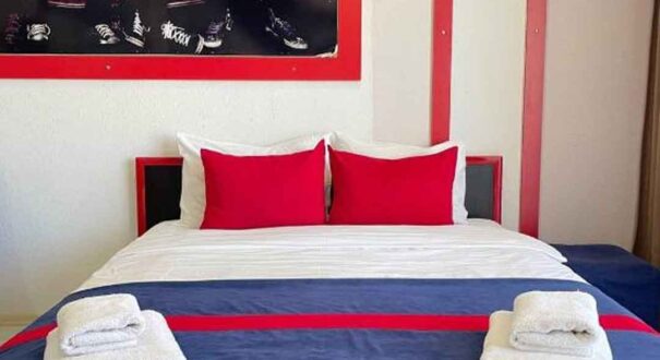 هتل راک هتل فرست لاین (Rock Hotel First Line) باتومی