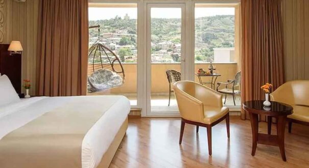 هتل کی ام ام (KMM Hotel) تفلیس
